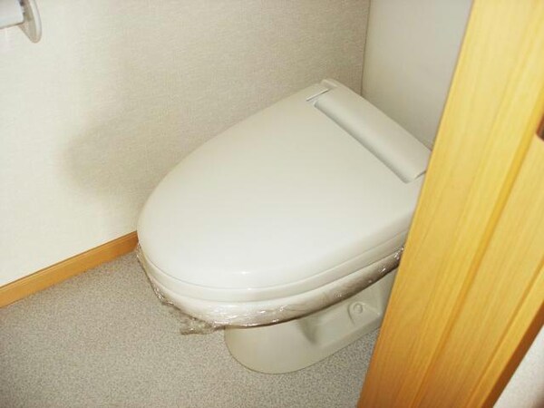 トイレ(※別部屋(参考203))