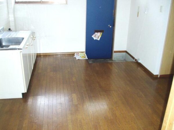 リビングダイニング(※別部屋の写真です)