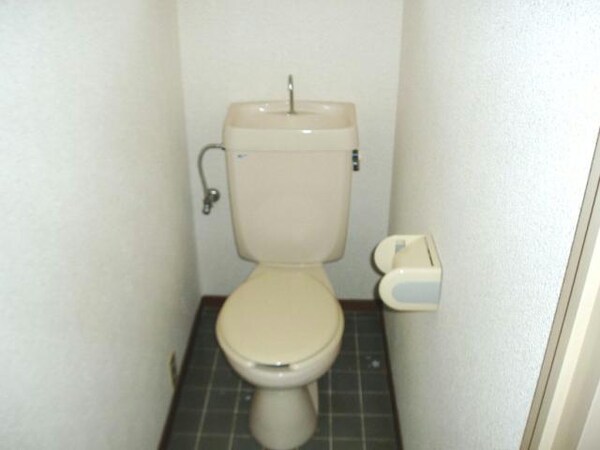 トイレ(※別部屋の写真です)
