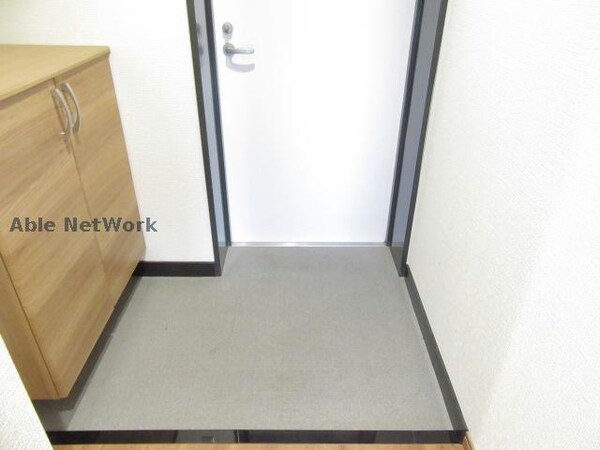玄関回り(別部屋の写真)