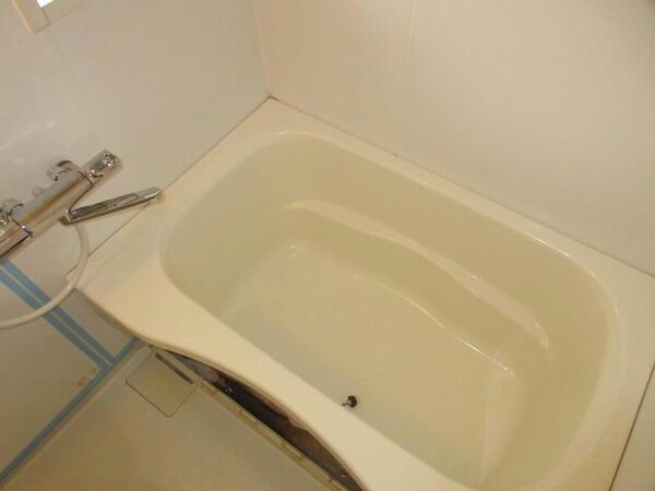 バス／シャワールーム等(別部屋写真　修繕中)