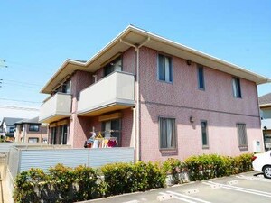 ウィステリアB棟外観写真