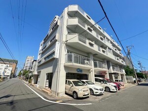 四日市駅前マンション外観写真