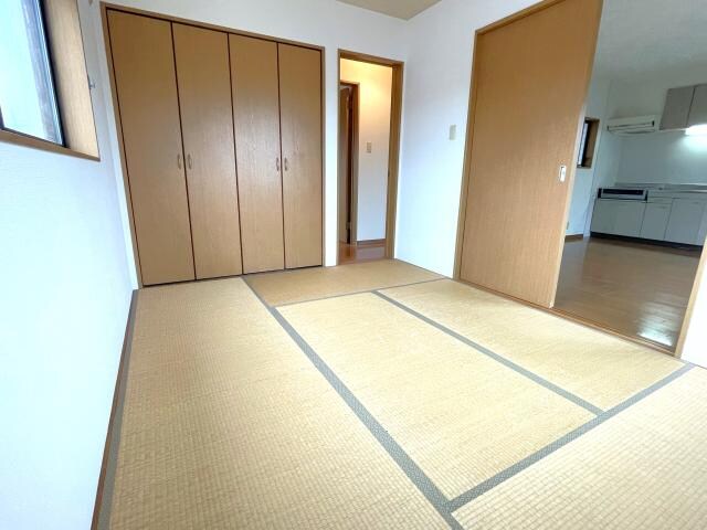 物件内観写真12　(畳の表替え致します！)