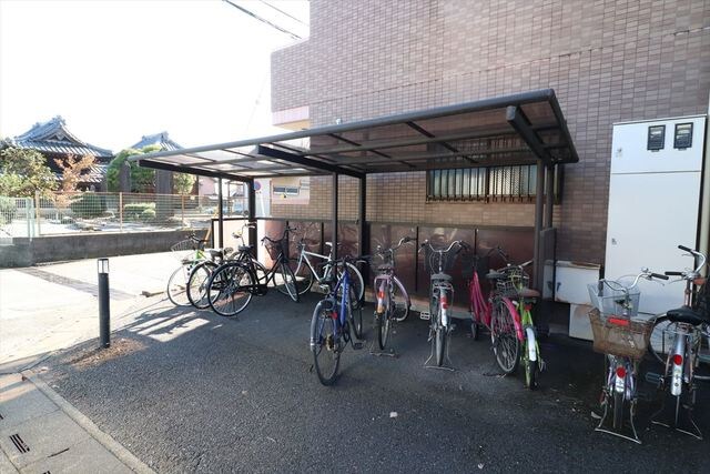 物件外観写真3　(駐輪場)
