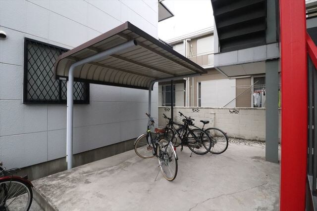 物件外観写真4　(駐輪場)