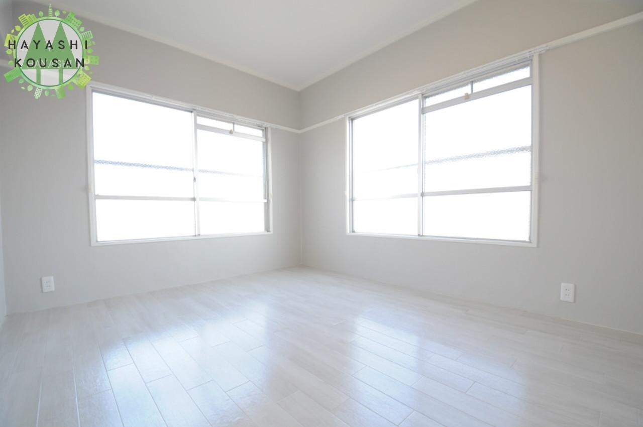 物件内観写真11　(洋室6帖)