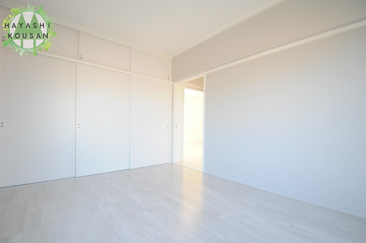 物件内観写真12　(洋室6帖)