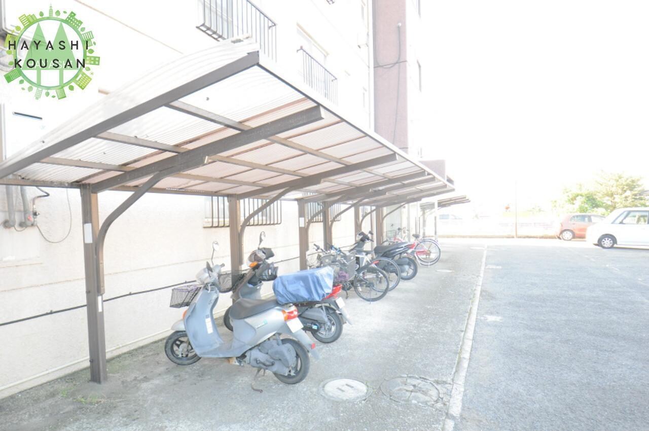 物件外観写真6　(駐輪場)
