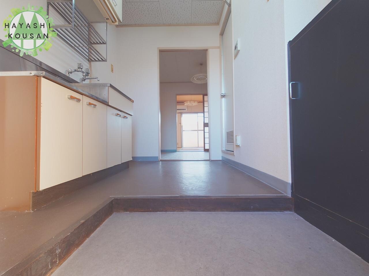 物件内観写真12　(玄関)