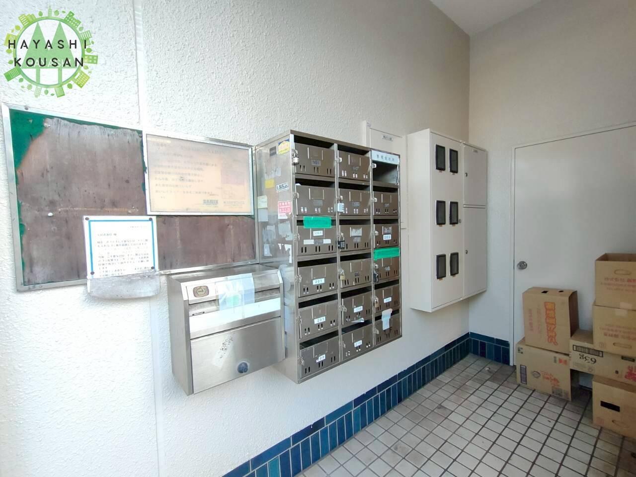 物件外観写真5　(集合ポスト)