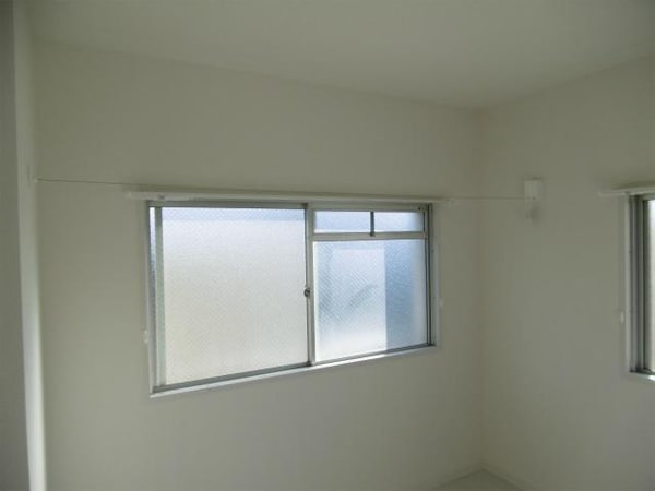 居室(室内物干しあり)