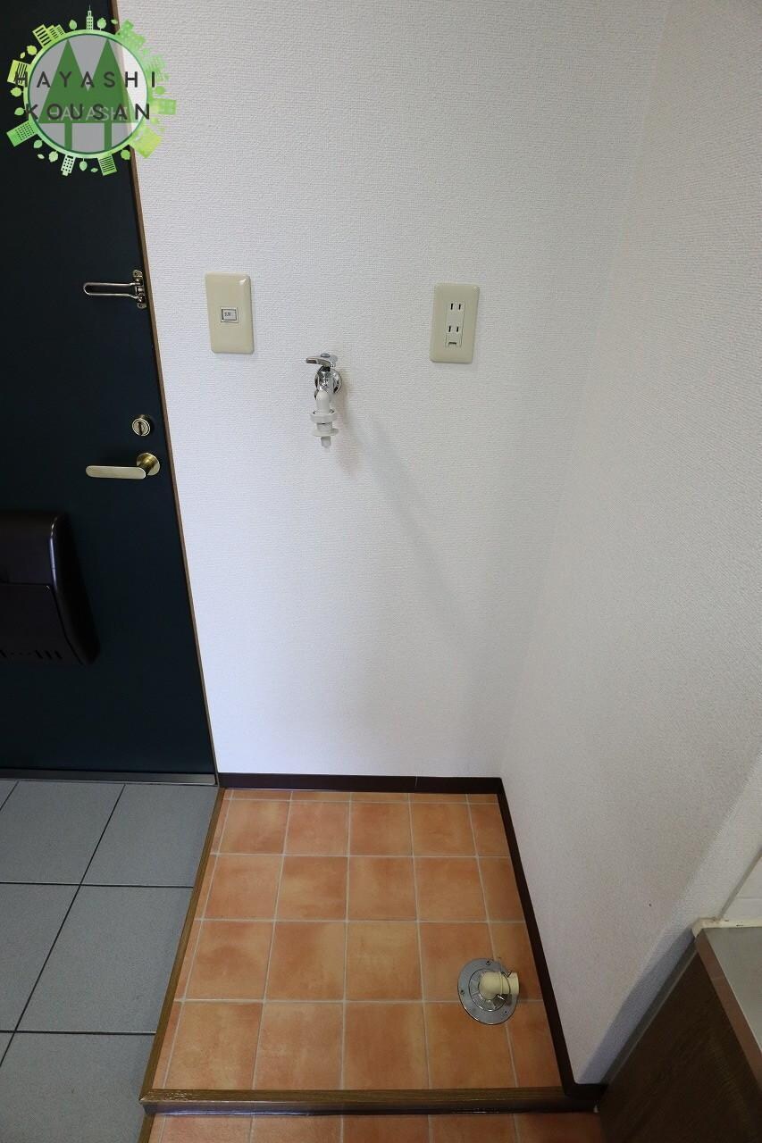 物件内観写真10　(室内洗濯機置場)