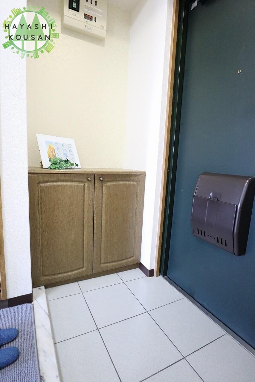 物件内観写真12　(玄関から)