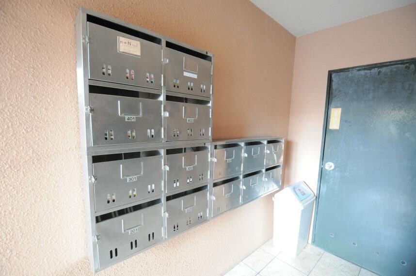 物件外観写真4　(集合ポスト)