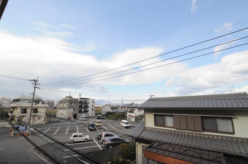 物件外観写真6　(駐車場)