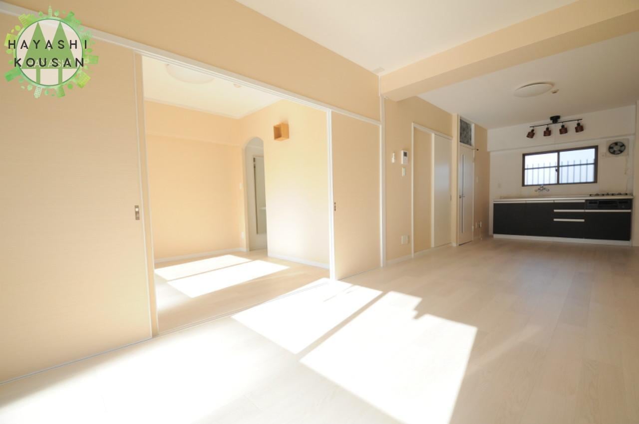 物件内観写真11　(リビング)