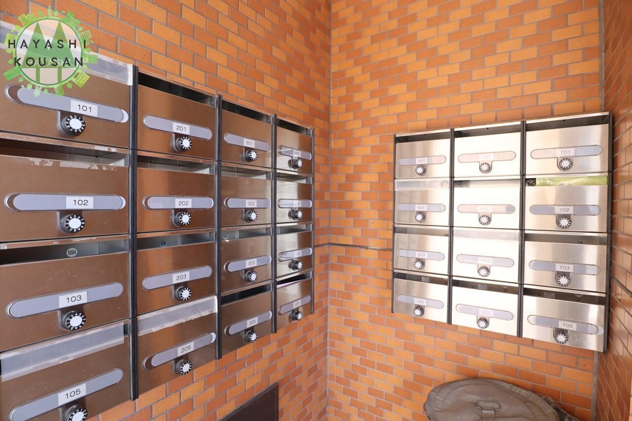 物件外観写真5　(集合ポスト)