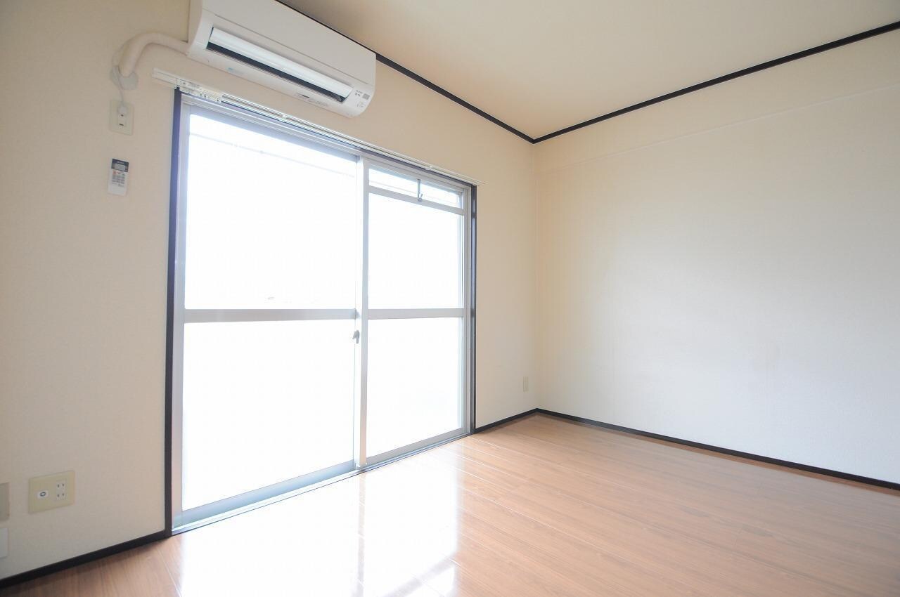 物件内観写真6　(洋室6帖)