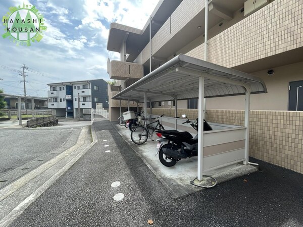 駐車場・駐輪場(駐輪場)