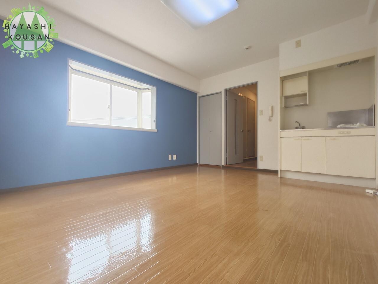 物件内観写真2　(写真はすべて同タイプの中部屋のものです)