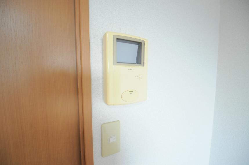 物件内観写真15　(モニター付きインターホン)