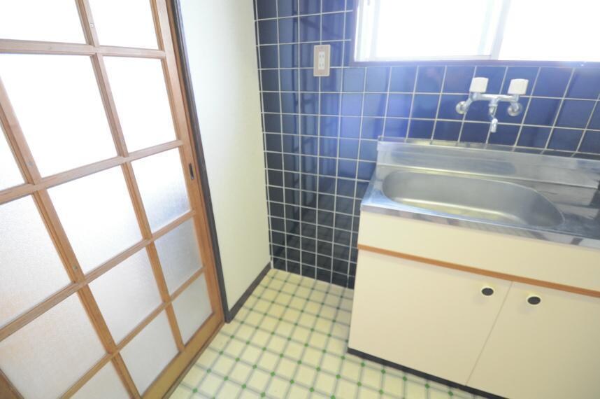 物件内観写真8　(冷蔵庫置場)