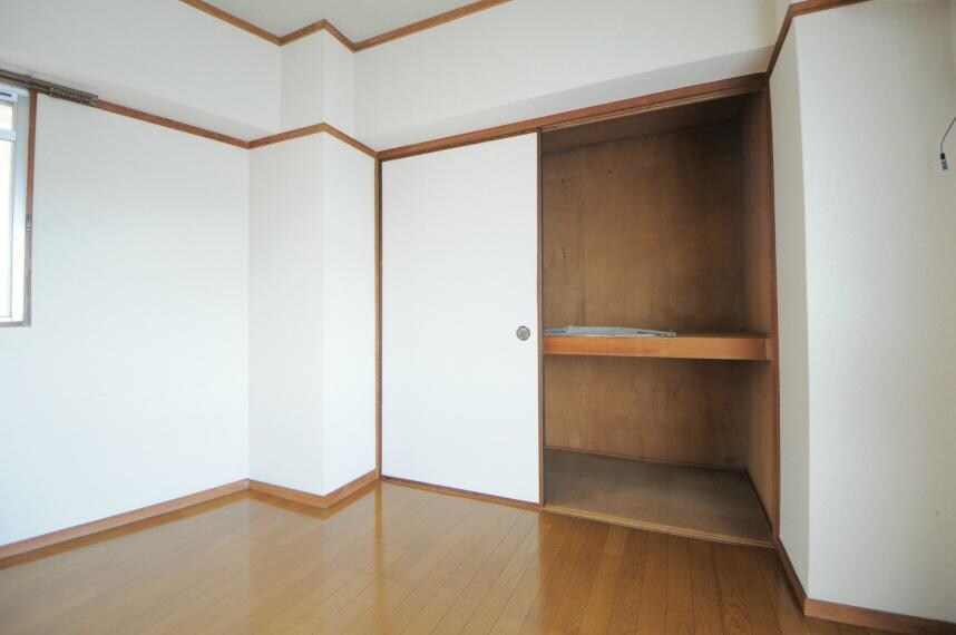 物件内観写真13　(押入れタイプ)