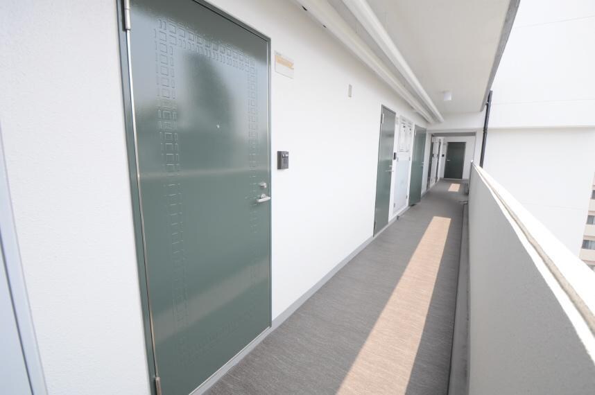 物件外観写真7　(共有通路)