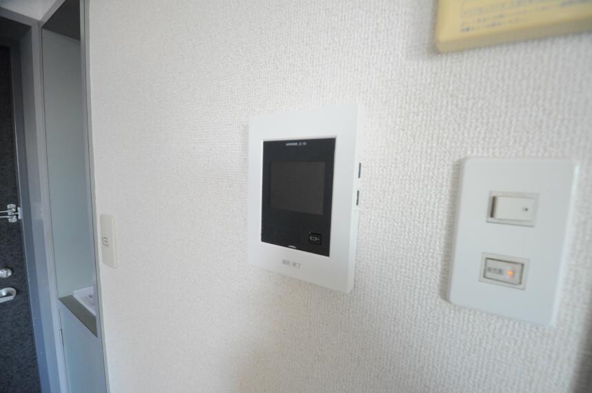 物件内観写真14　(顔の見えるモニター付インターホン)