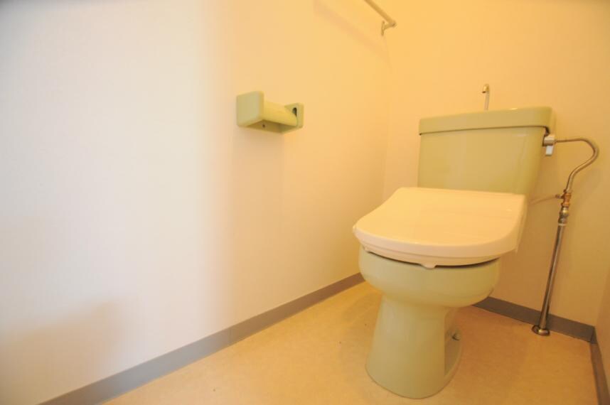 物件内観写真16　(温水洗浄便座)