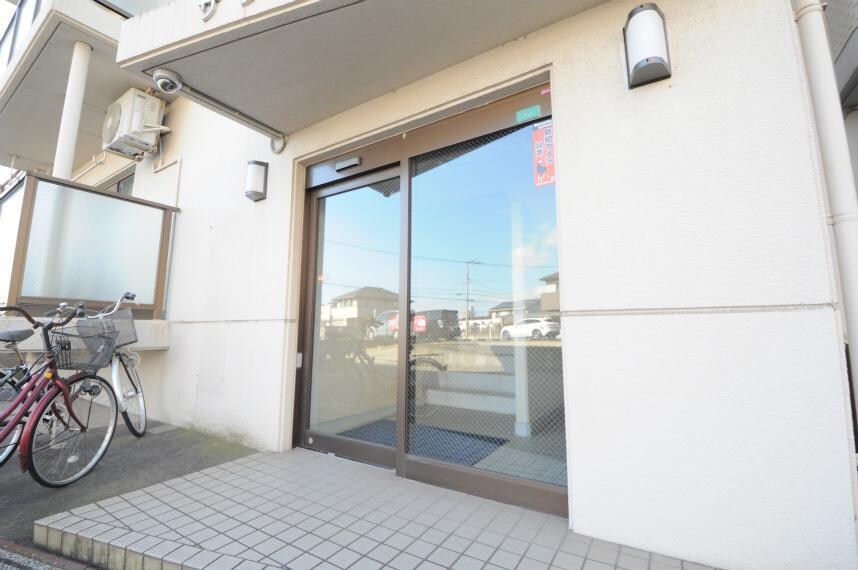 物件外観写真3　(エントランス)