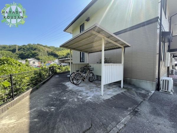 駐車場・駐輪場