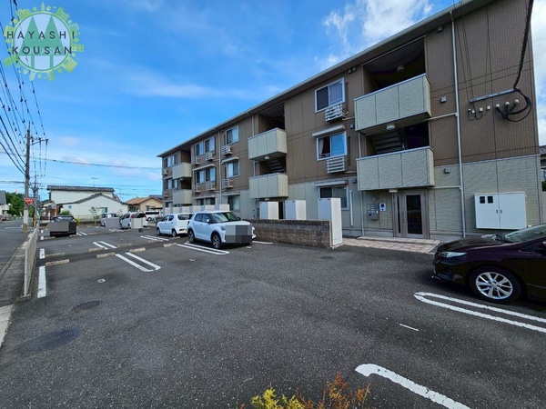 駐車場・駐輪場