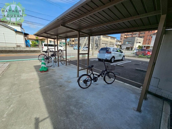 駐車場・駐輪場
