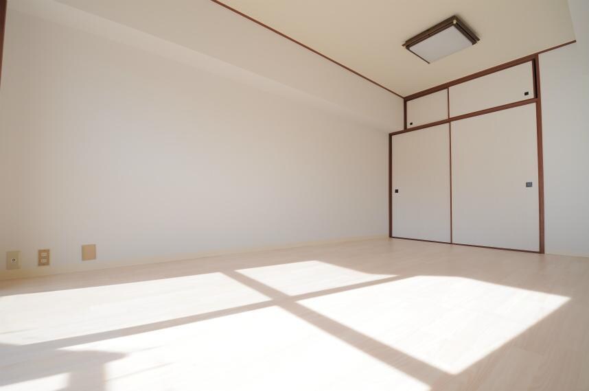 物件内観写真8　(洋室7.5帖)