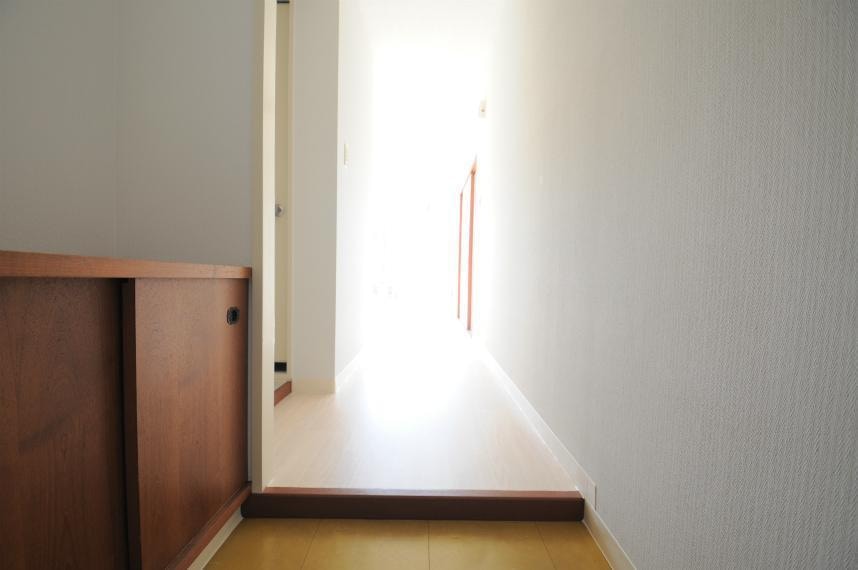物件内観写真12　(玄関スペース)