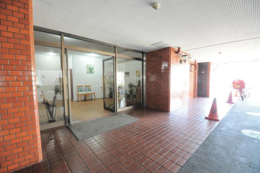 物件外観写真2　(エントランス)