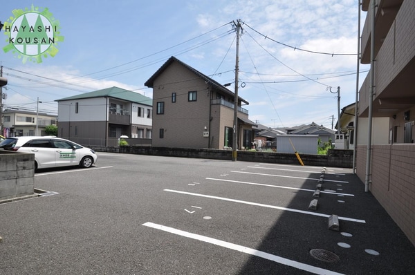 駐車場・駐輪場