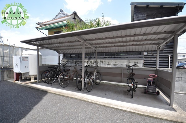 駐車場・駐輪場