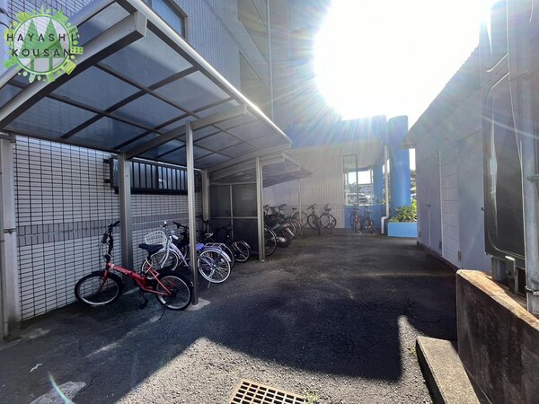 駐車場・駐輪場(駐輪場)