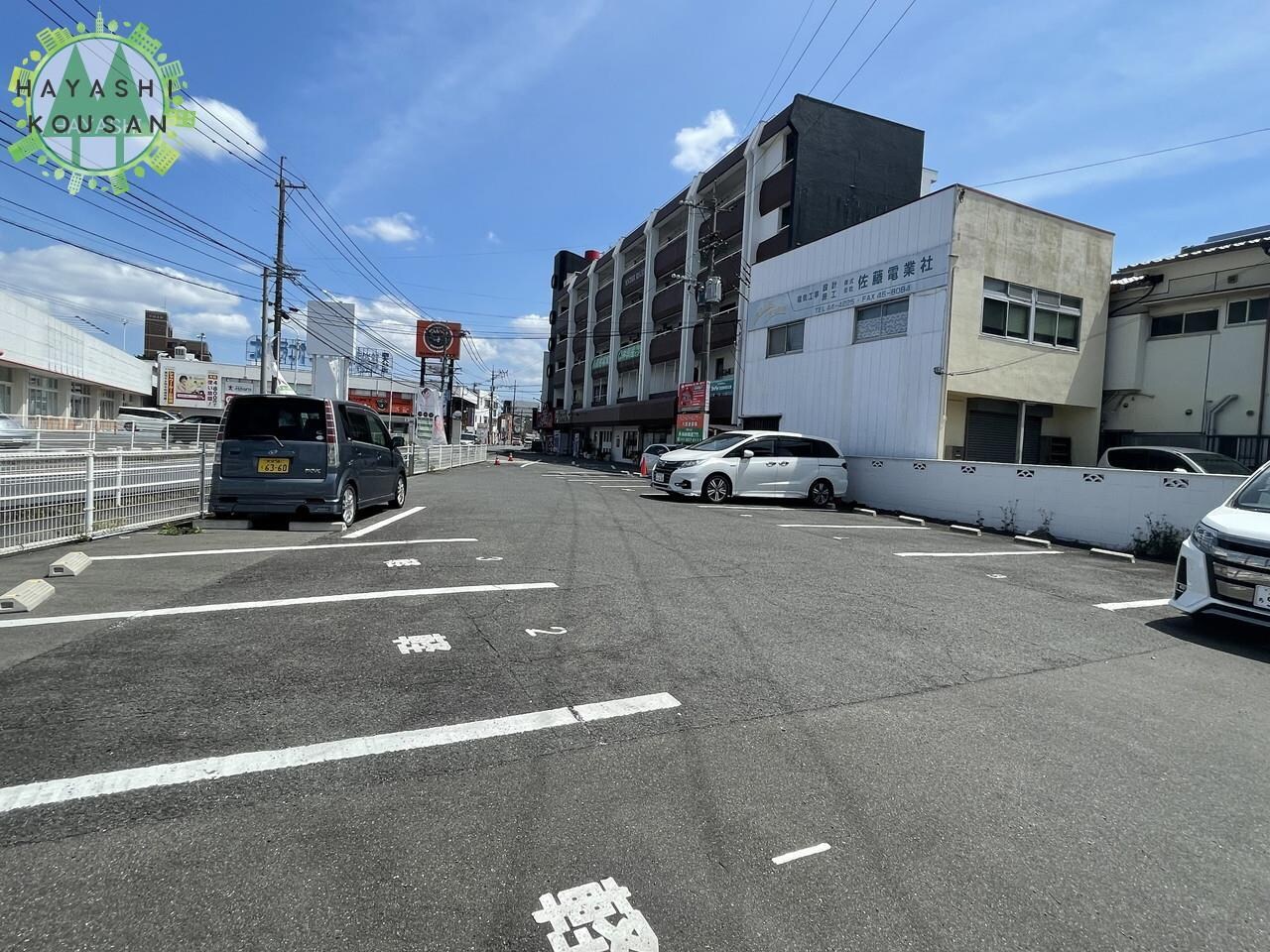 物件外観写真6　(駐車場)