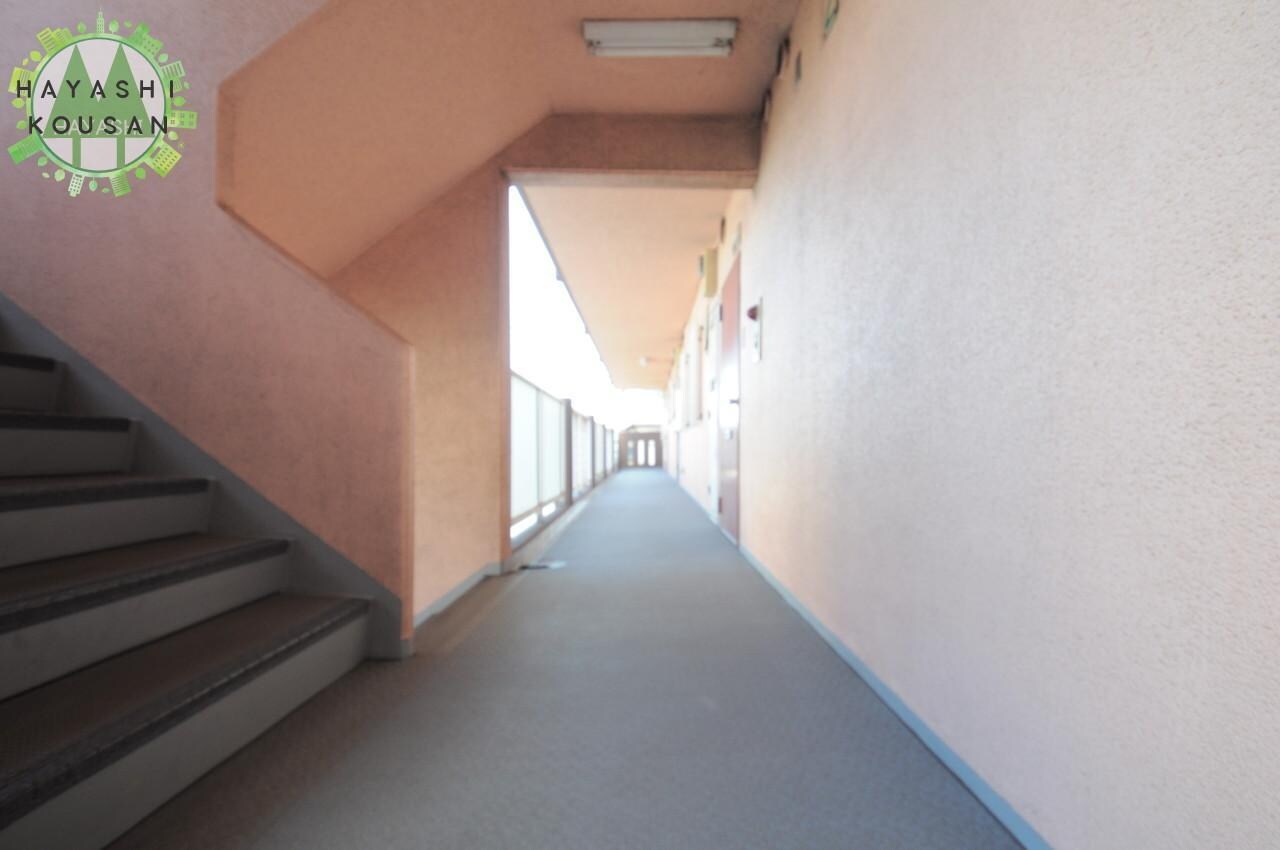 物件外観写真5　(集合ポスト)