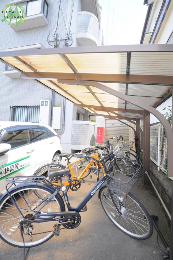 駐車場・駐輪場