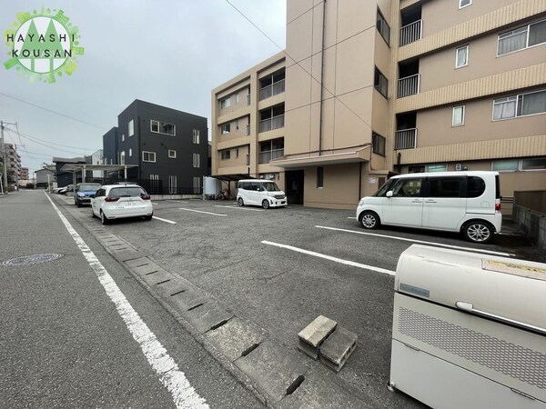 駐車場・駐輪場