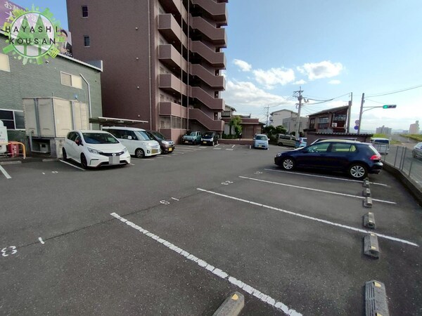 駐車場・駐輪場