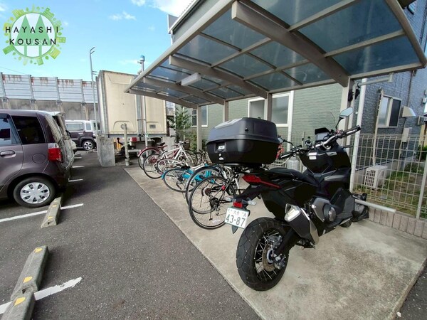 駐車場・駐輪場