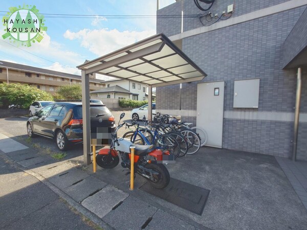 駐車場・駐輪場
