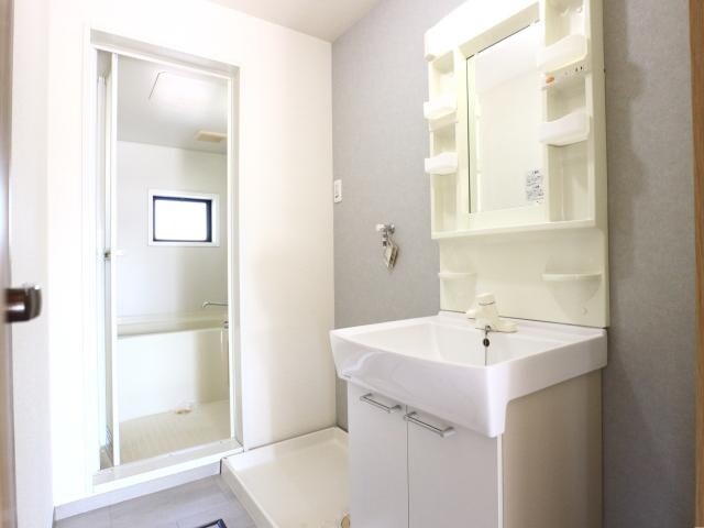 静岡駅 バス12分　見瀬Ｄａｉｉｃｈｉ－ＴＶ入口下車：停歩3分 2階の洗面・脱衣所