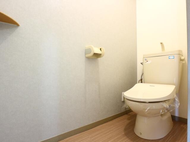 静岡駅 バス12分　見瀬Ｄａｉｉｃｈｉ－ＴＶ入口下車：停歩3分 2階のトイレ